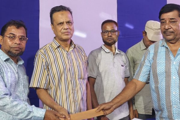 দুপচাঁচিয়া ও আদমদীঘি উপজেলার ৫০টি শারদীয় দুর্গাপূজা পরিদর্শন ও আর্থিক সহায়তা দিলেন – ফজলুল বারী তালুকদার বেলাল।